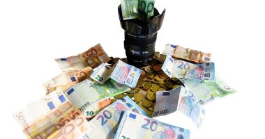 Lee Ki Taek Takes Care Of Han Ji Min After An Injury In “The Practical Guide To Love”